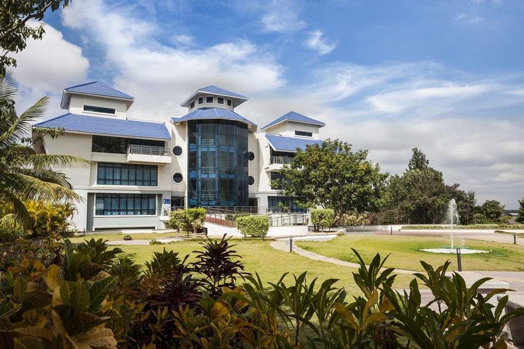 Clarks Exotica Convention Resort & Spa Devanahalli Exterior photo