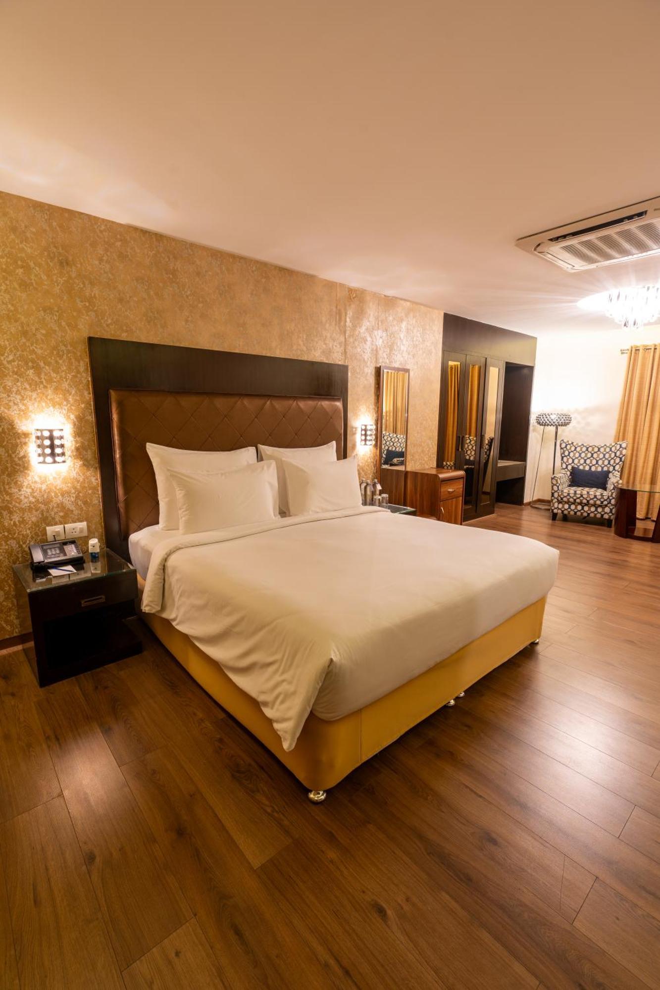 Clarks Exotica Convention Resort & Spa Devanahalli Exterior photo