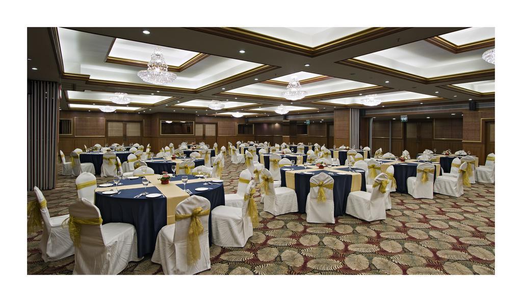 Clarks Exotica Convention Resort & Spa Devanahalli Exterior photo